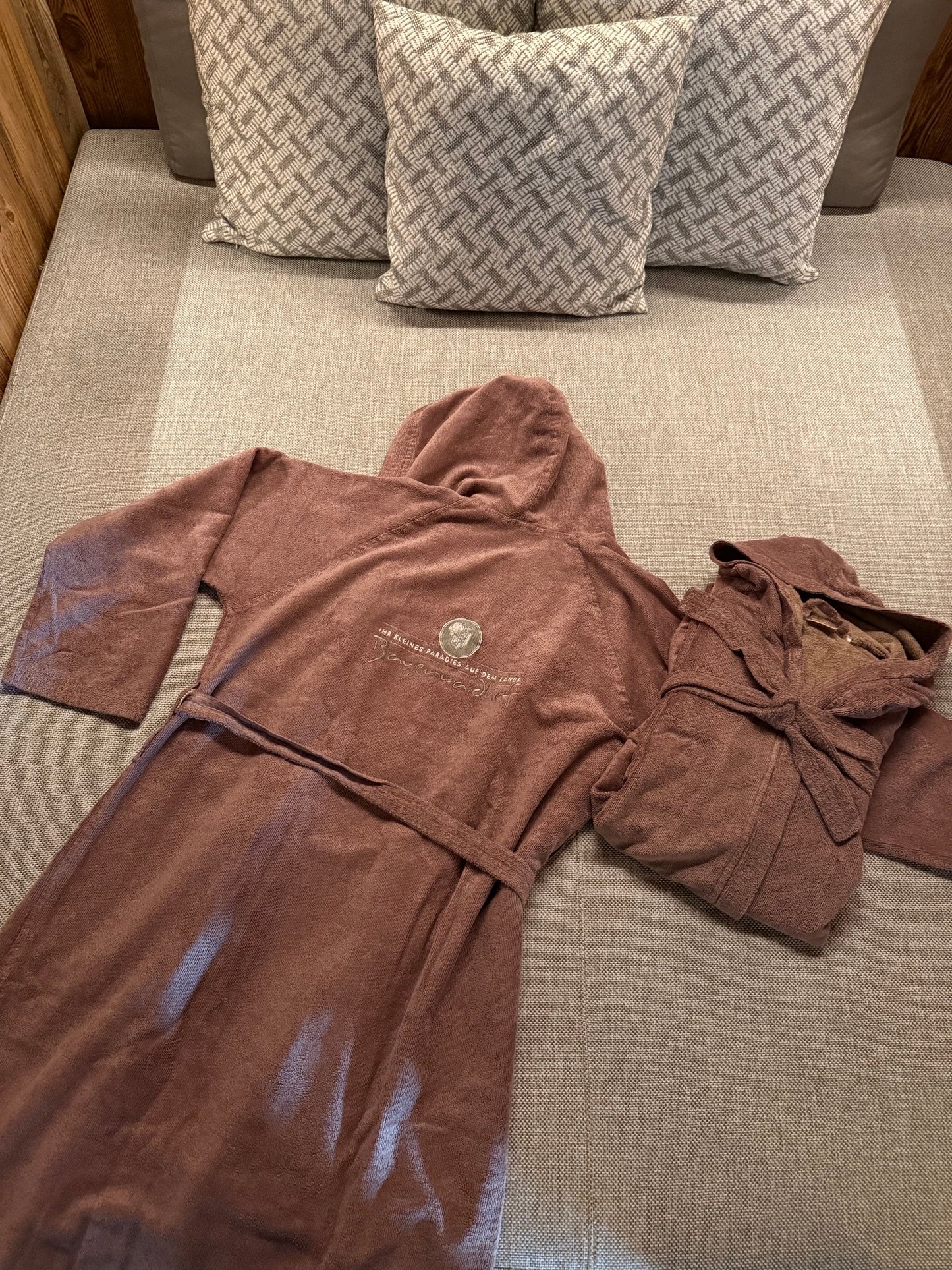 Bademantel Bayerwaldhof mit Wohltat-Aktion